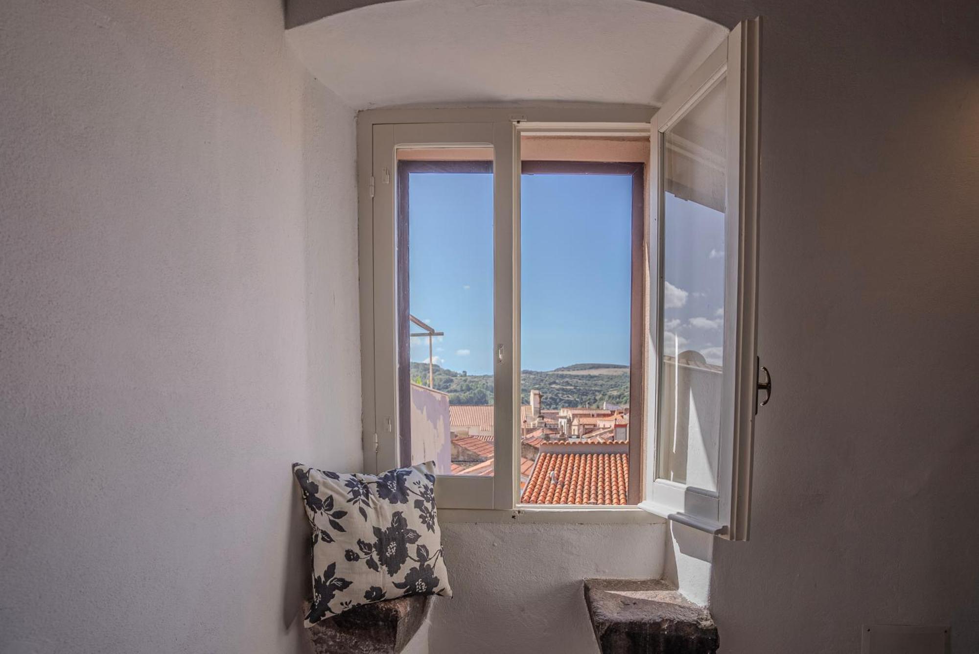 Sardinian Gallery Domus บอซา ภายนอก รูปภาพ